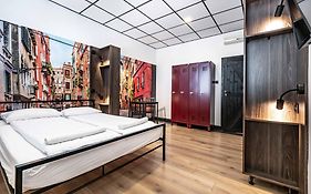 Vola Hostel